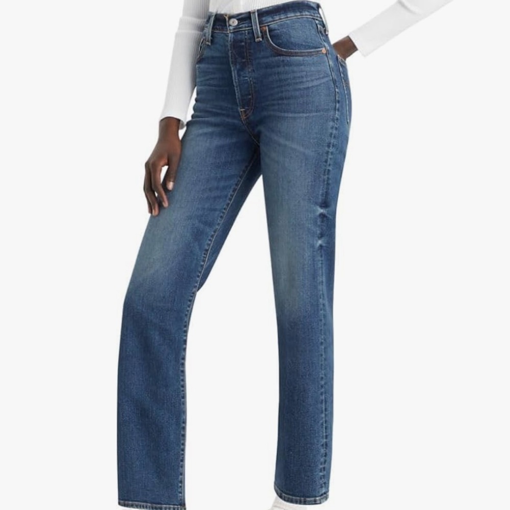 Levi’s Ribcage Straight Ankle Jeans in Dial Up The Music Wash